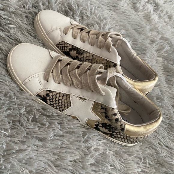 Steve Madden sneakers! - Picture 2 of 5